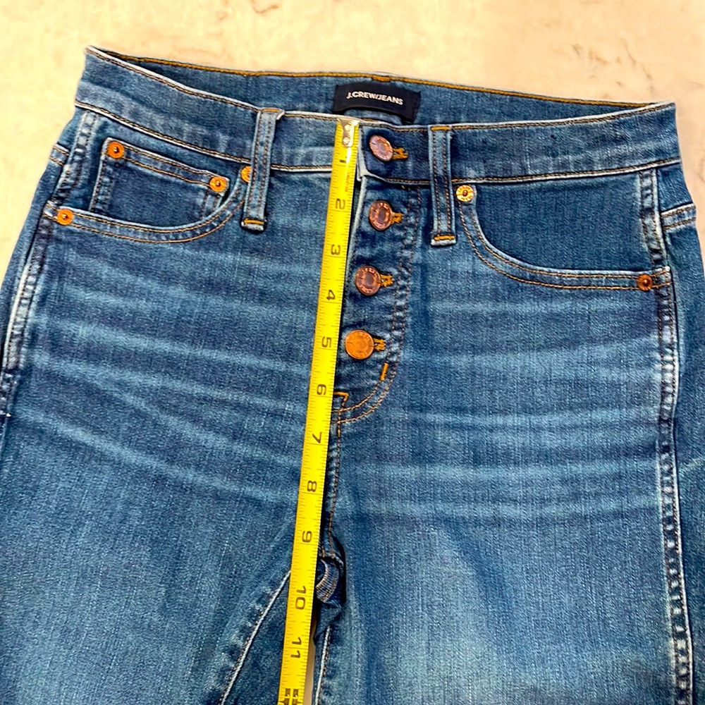 JCrew button front straight jeans size 26. Excellent condition!!